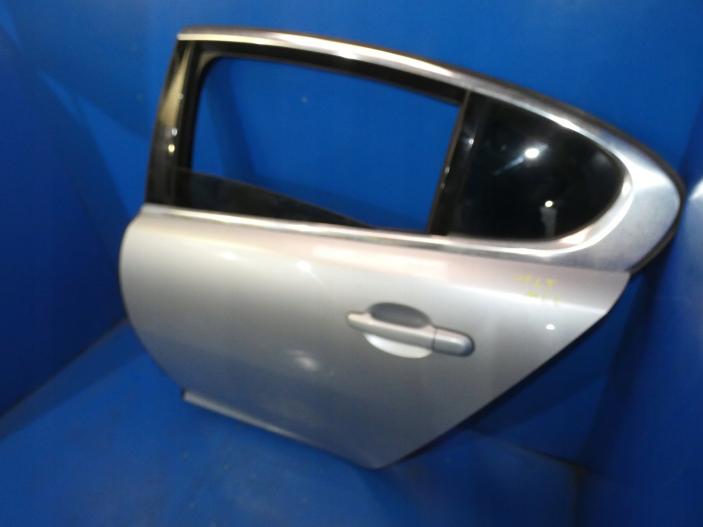 JAGUAR XF X250 door left left rear part rear. MEE