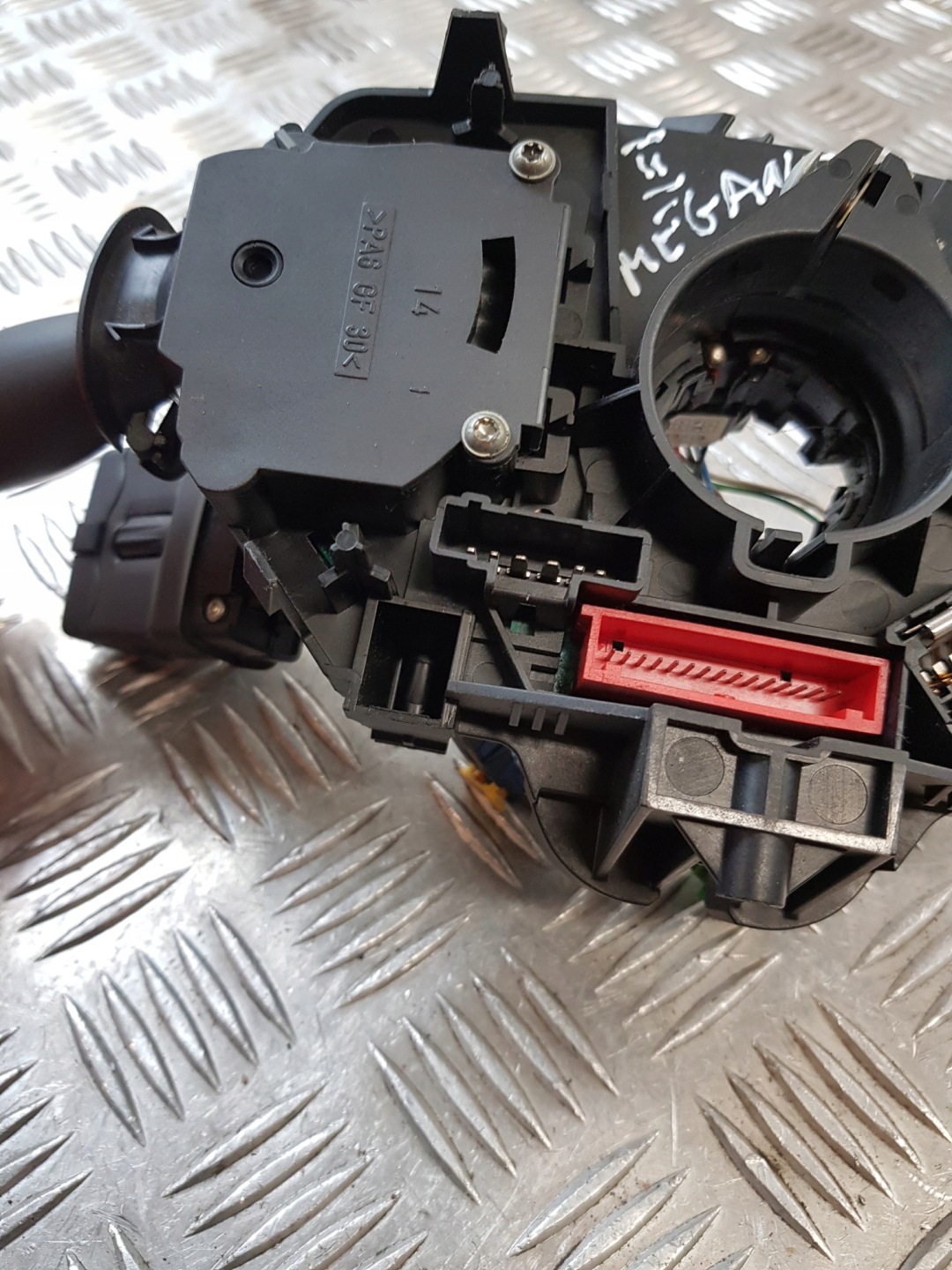 steering wheel levers and controls ring 8200216450 RENAULT MEGANE II