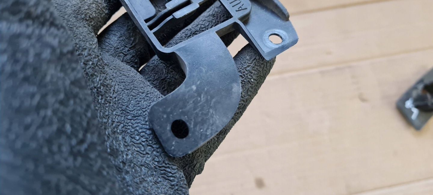 A6 C8 4K console bracket holder WIAZKI PRZEWODOW 4K0971845H