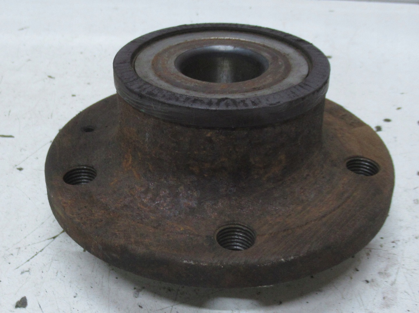 AUDI A3 8P 1.6B 07R schenkel links heck