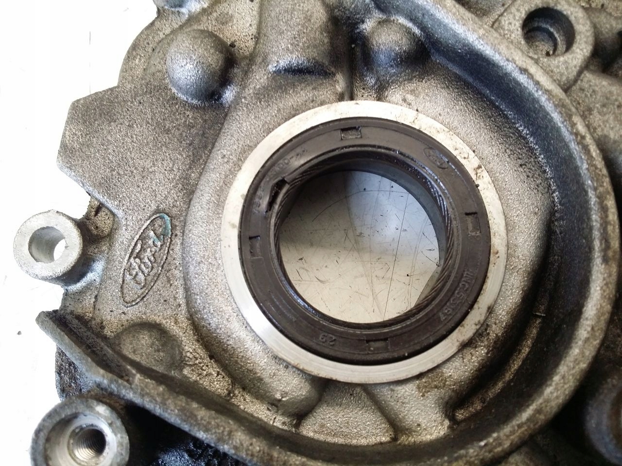 oil pump 98MM6604AD Ford Focus 1,4