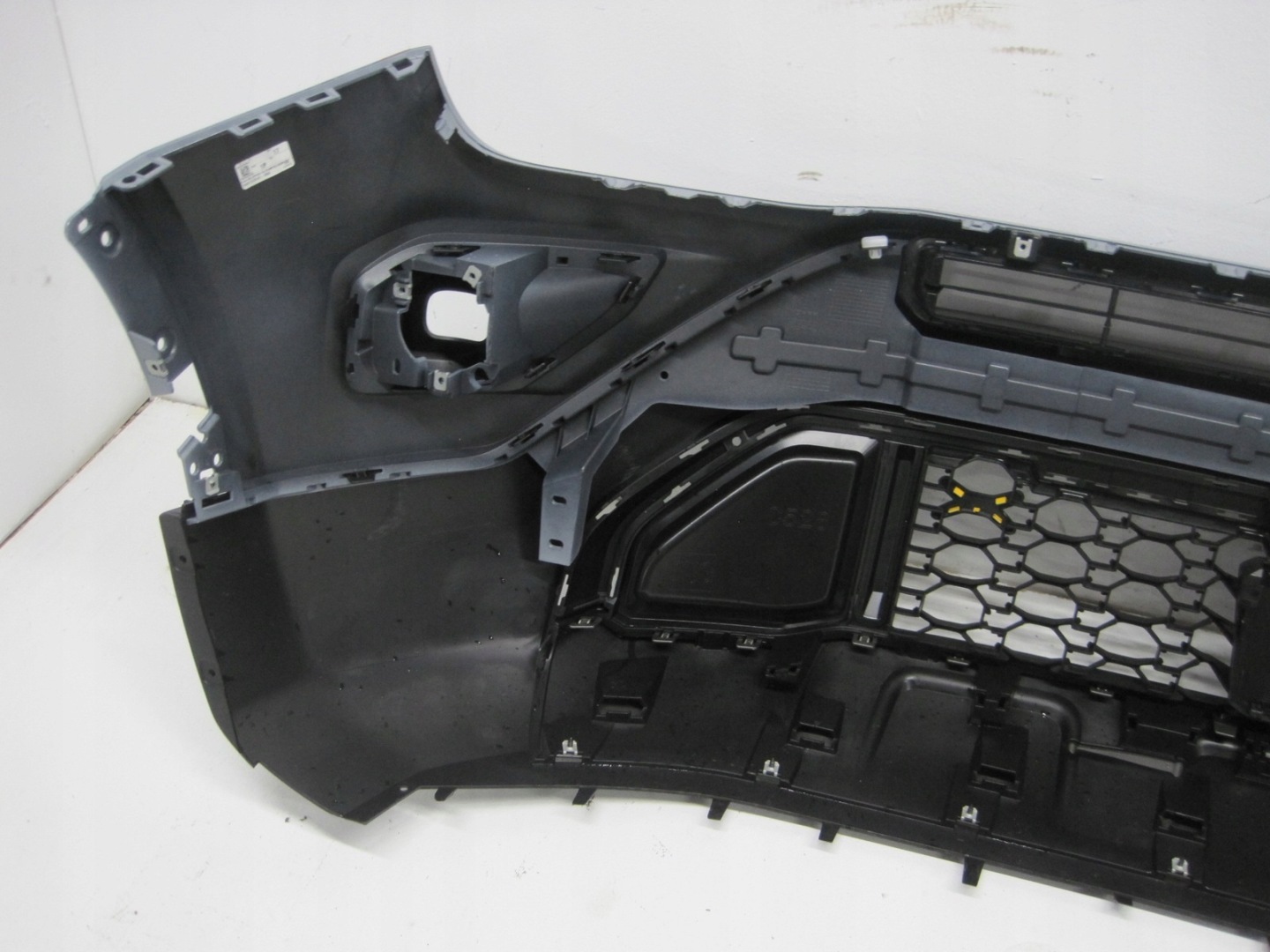 front bumper JEEP AVENGER 24R below RADAR front