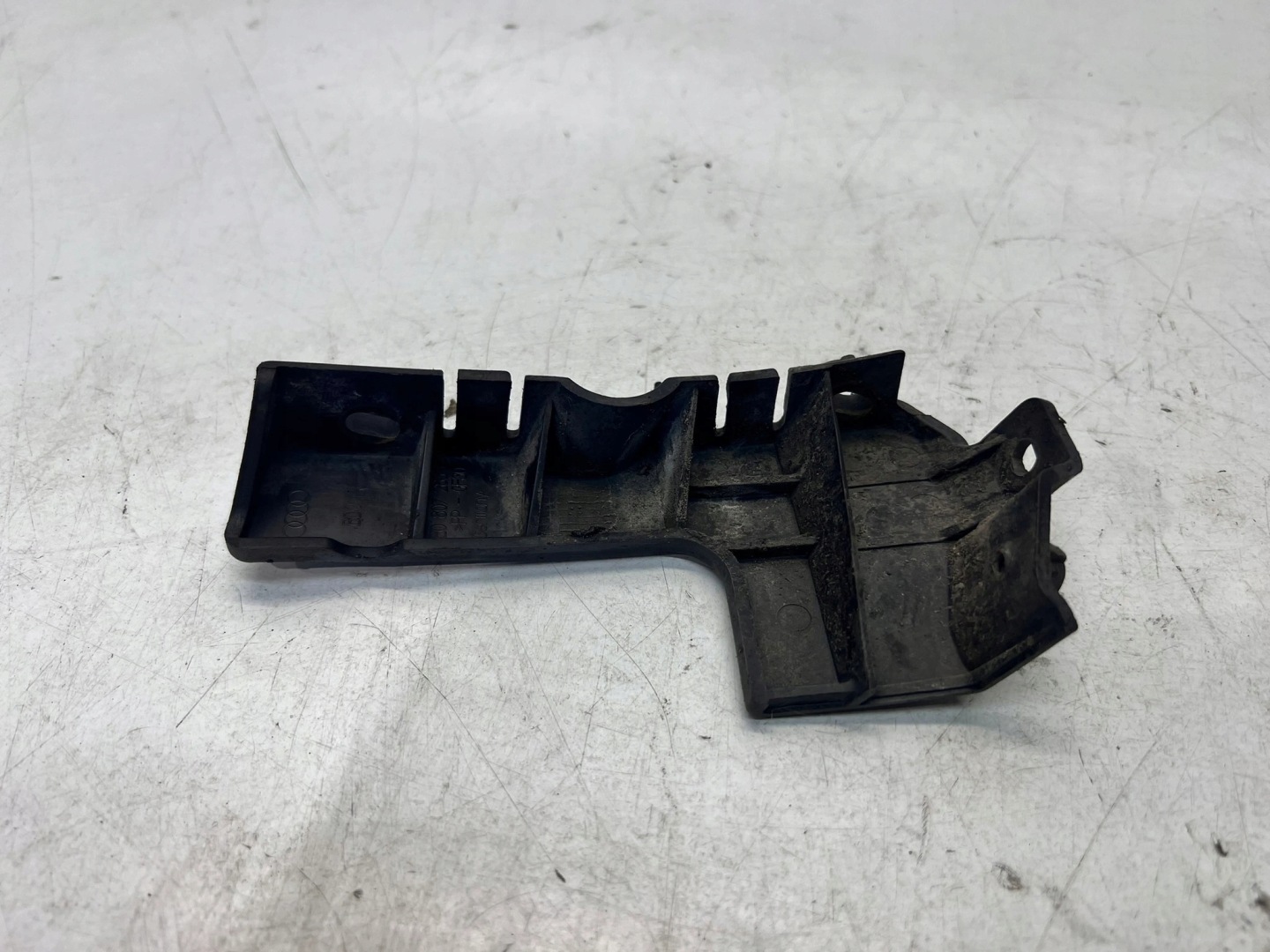 bumper bracket left front AUDI A4 B6 8E0807283E