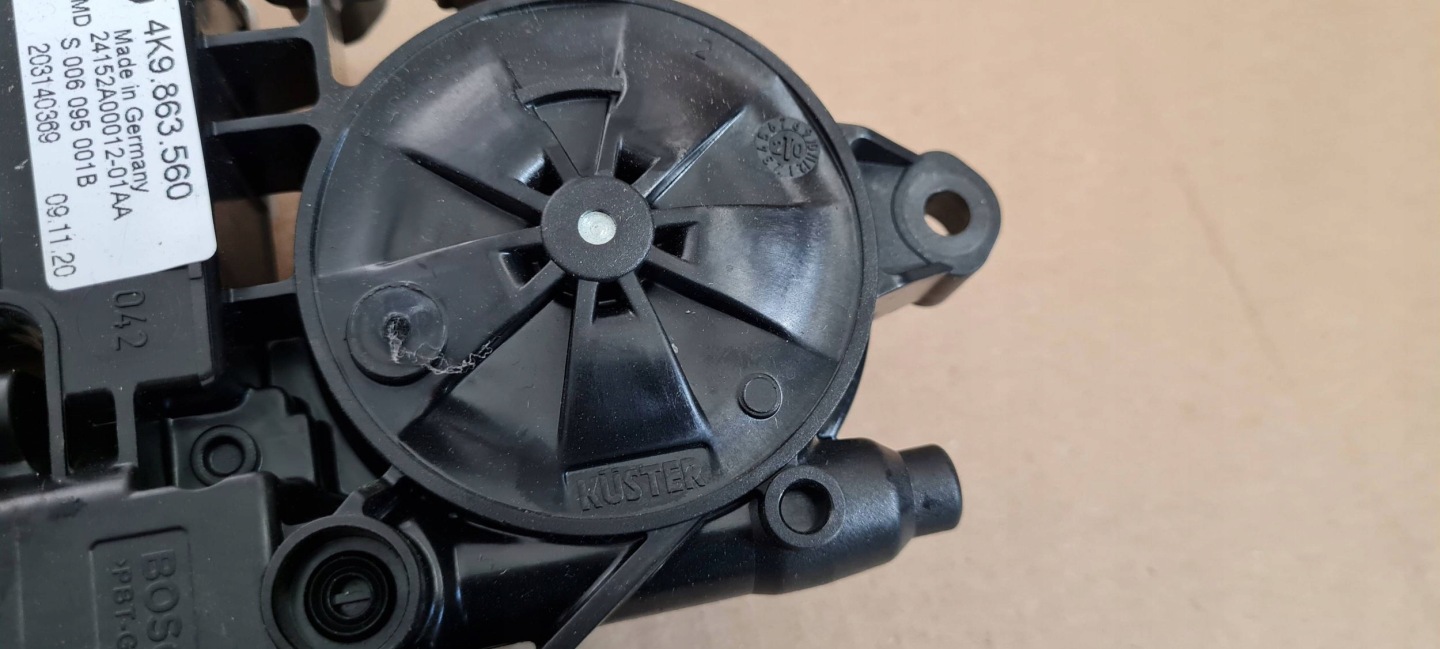 A6 C8 4K mechanism ROLETY boot rear part 4K9863560