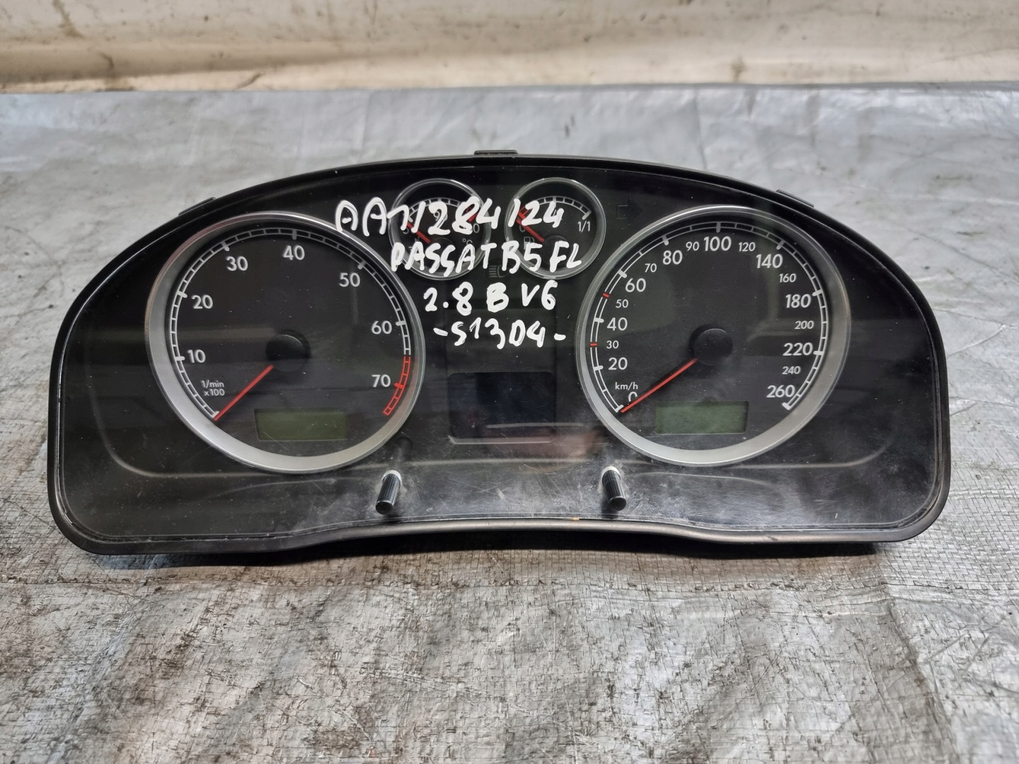 dials dials OE 3B0920827 VW PASSAT B5 FL 2.8B V6 142kW 01r