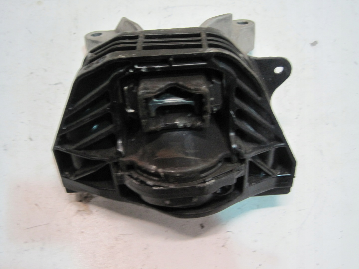 supporto PEUGEOT 2008 II 243444