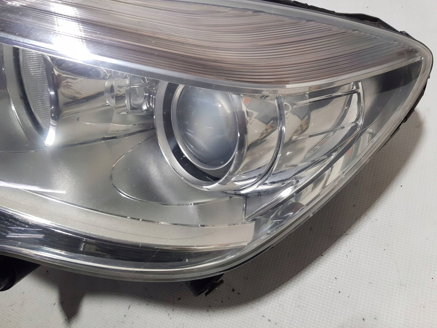 MERCEDES R-KLASA W251 LIFT light XENON left front ANGLIK