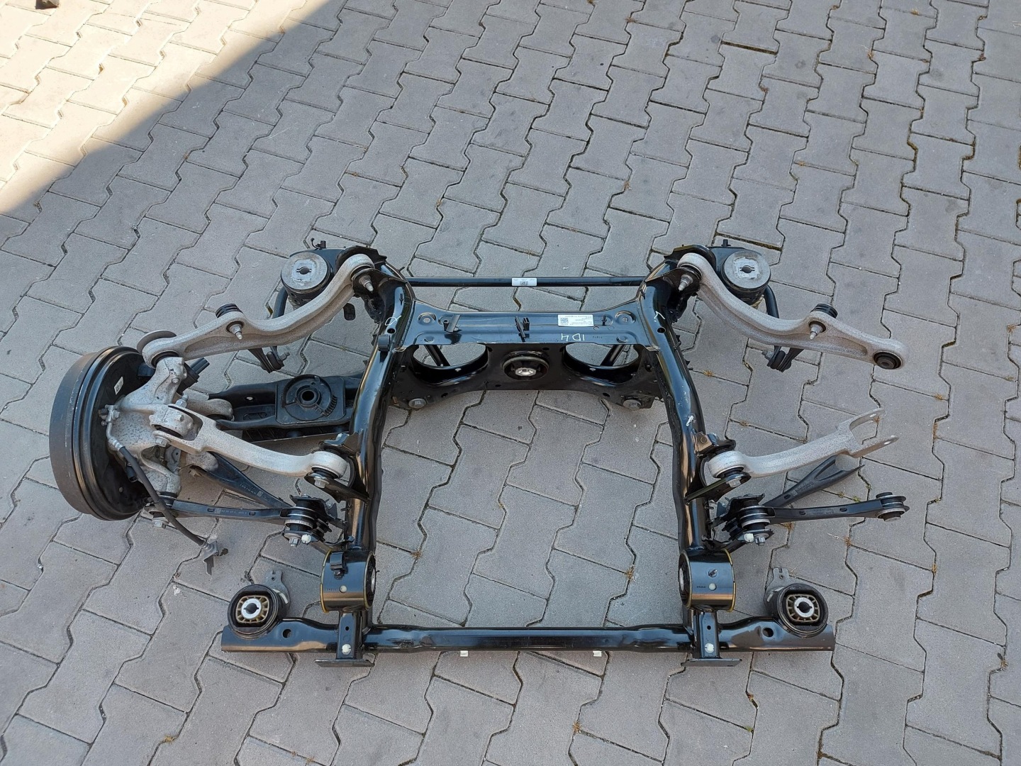VW ID4 11A , 2024r SUV 5D sider axle beam springing rear part swing right