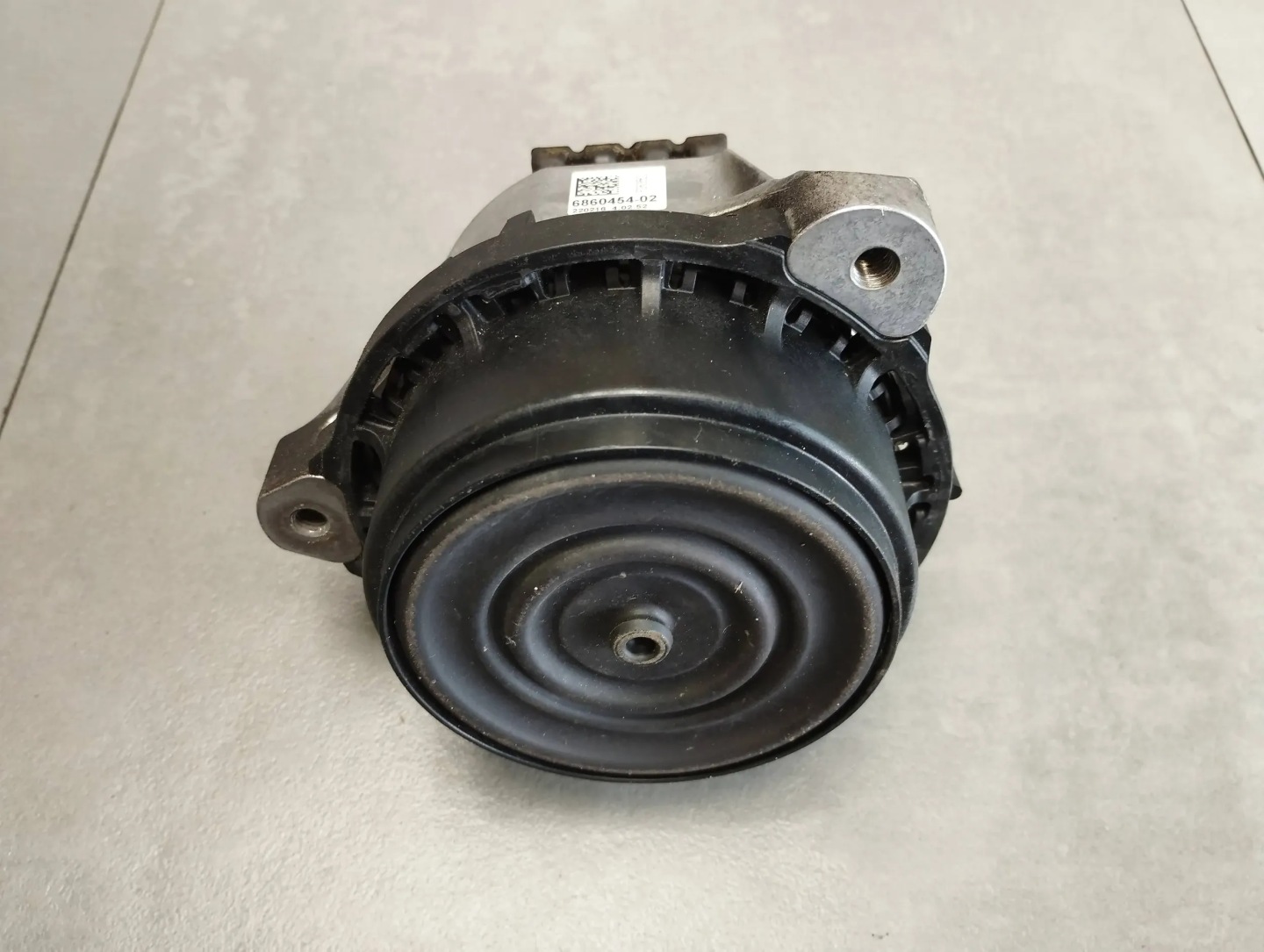 BMW 7 G11 G12 750i engine mount right 6860454