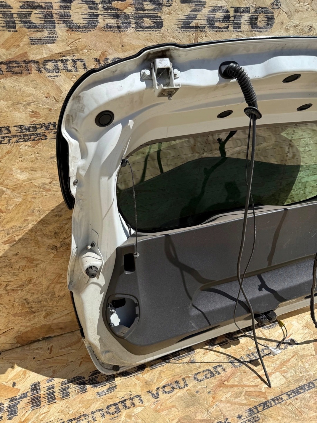 trunk door boot Renault Clio IV RS