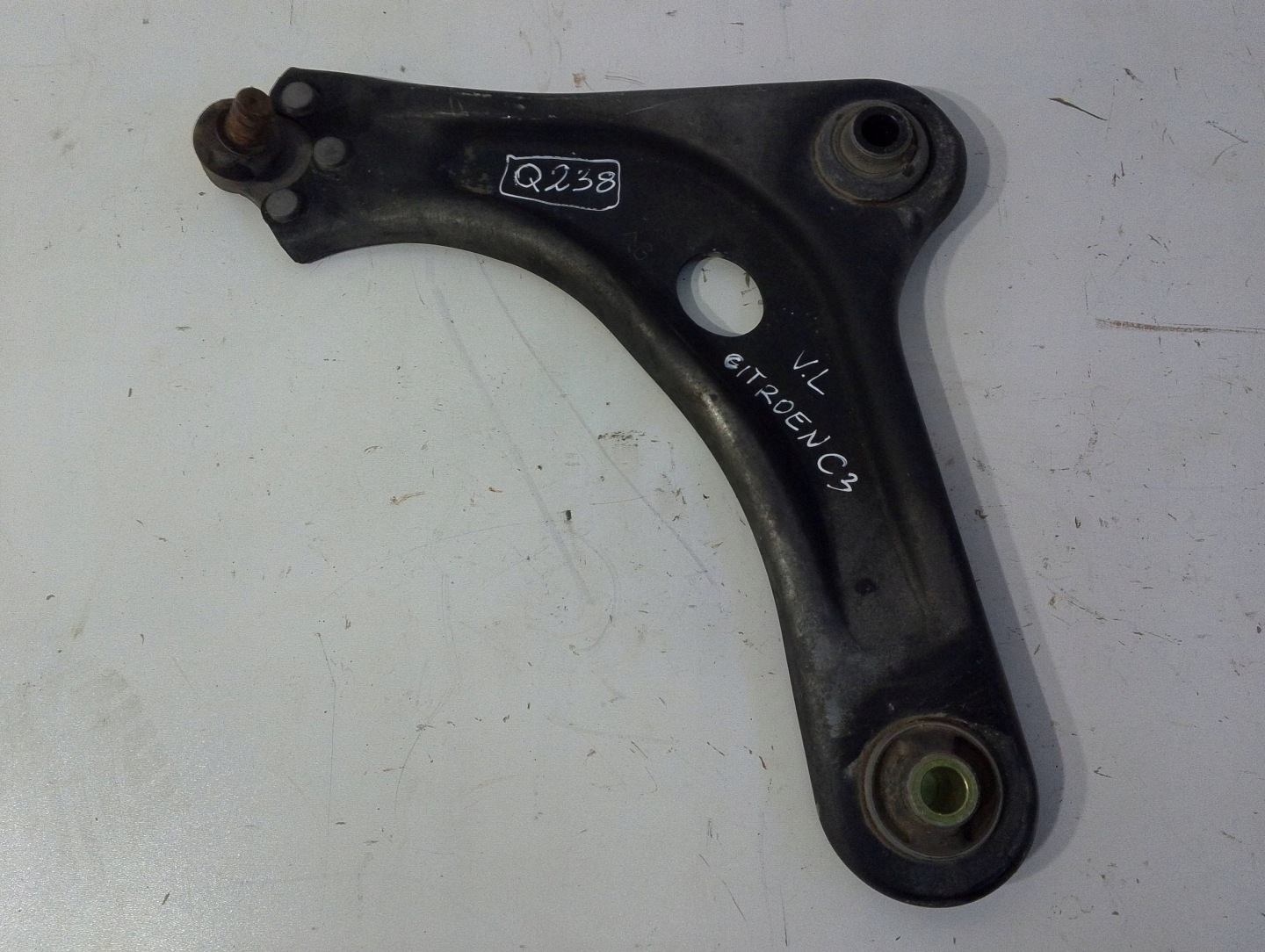 Citroen C3 III arm front left (Q238)