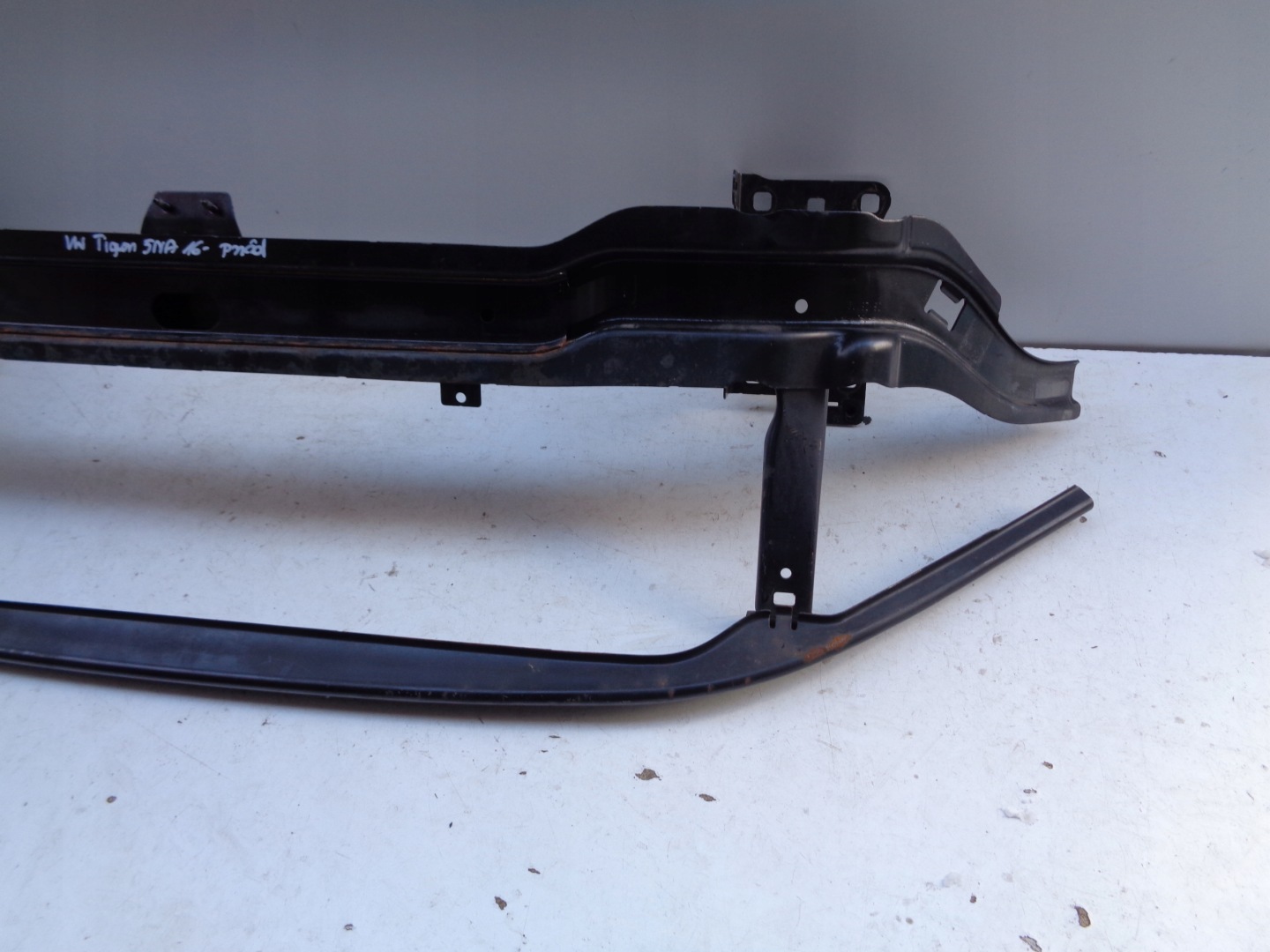 pillar bumper support front VW TIGUAN II 5NA 16