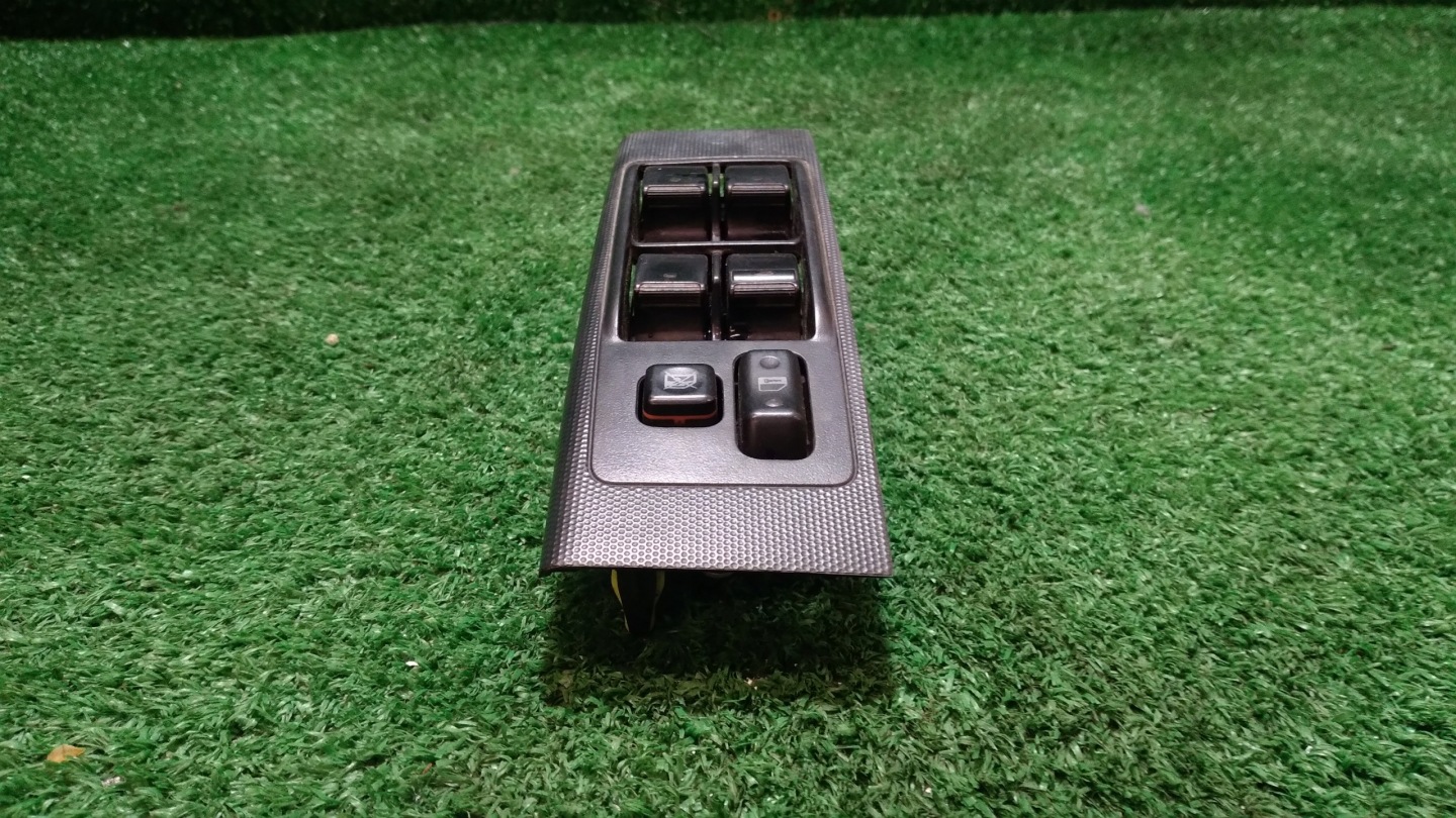 control panel of the window driver´s TOYOTA COROLLA VERSO 74232-0F010