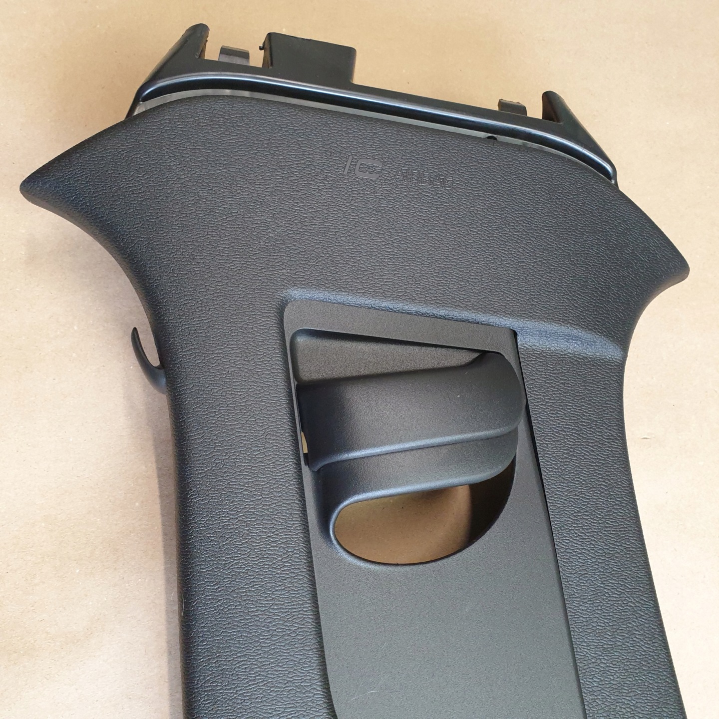 cover side SLUPKA B left central VOLVO XC40 OE black