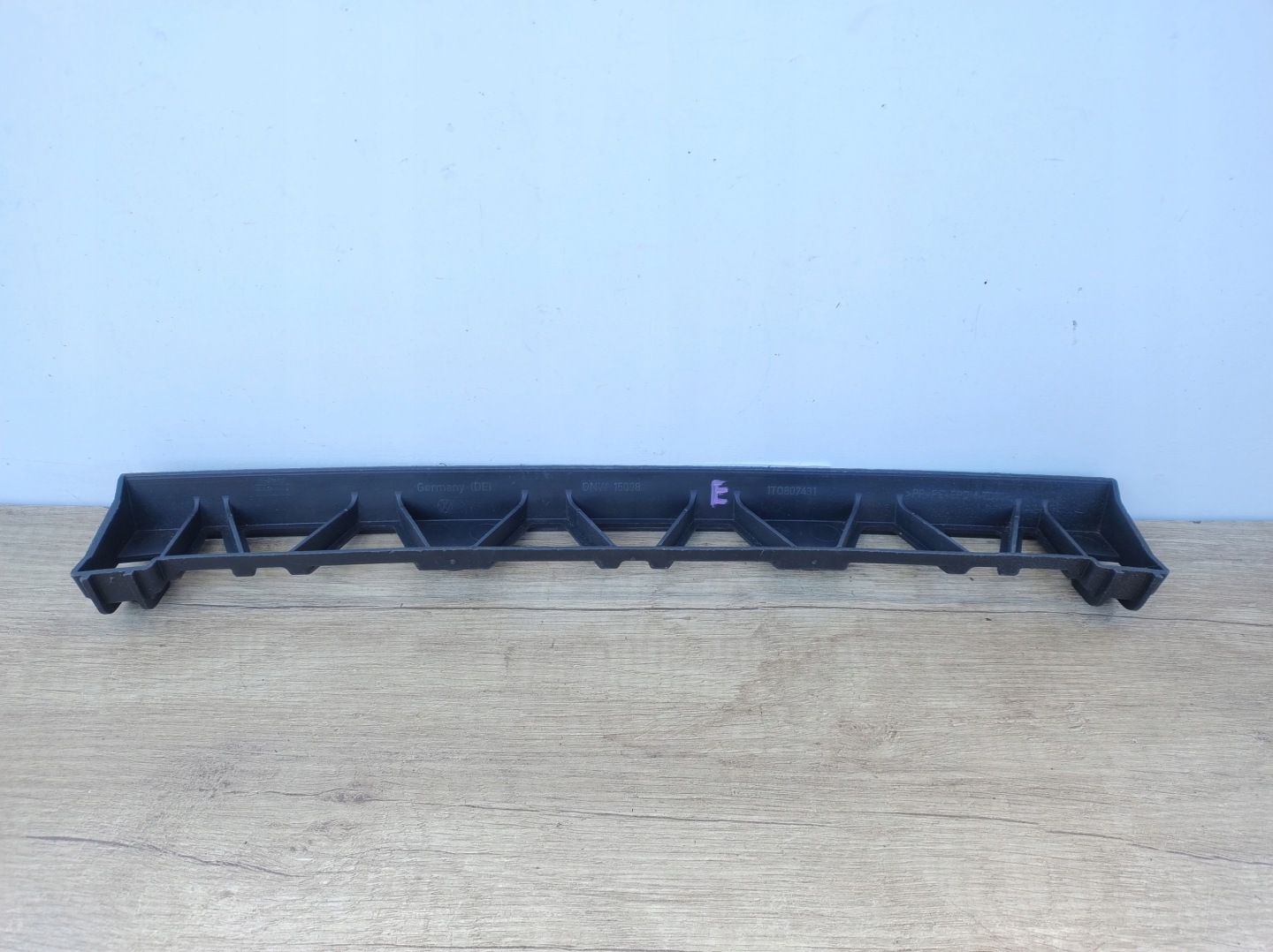 VW TOURAN 03-10 ROK bumper bracket rear part central