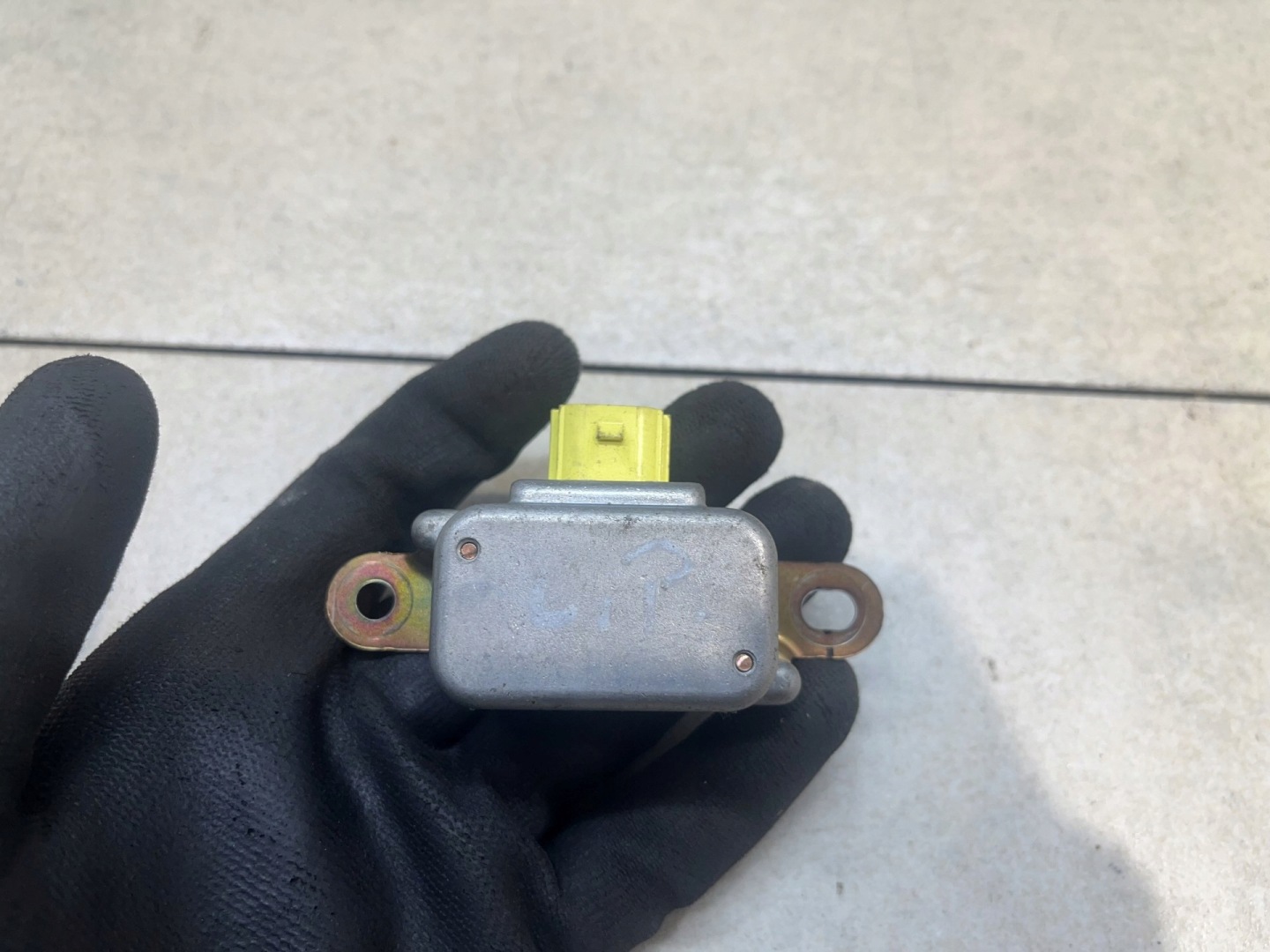 sensor SENSOR of the collision left,right MAZDA MPV 2.0 D LC6257KC0B