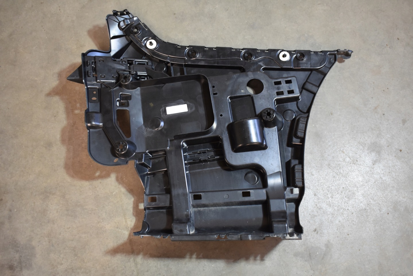 bumper bracket rear part rear left BMW G70 1