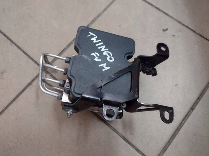 pump control unit ABS Renault Twingo III 476606898R