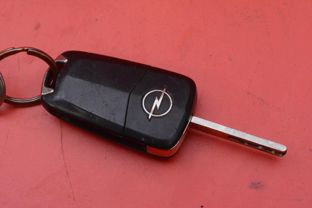 ignition key 2421430 OPEL ASTRA 3 III H 1.7 CDTI 100 KM 04-07
