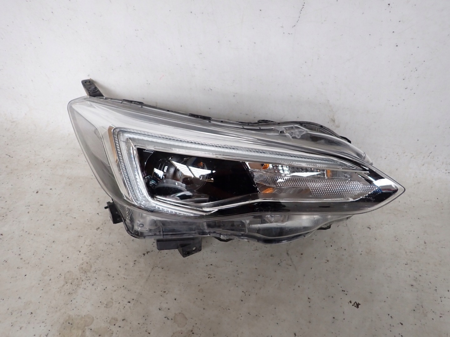 SUBARU XV II LIFT 20- light right front front FULL LED