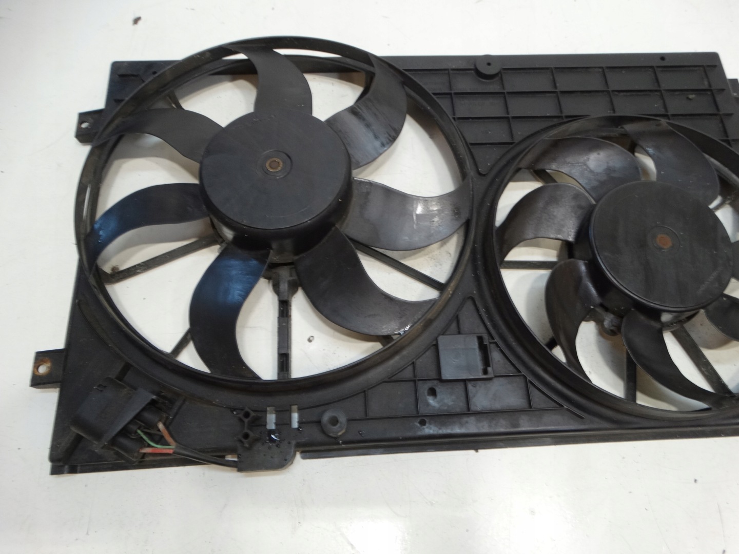 ventilátor chladiče VW 1K0121207T