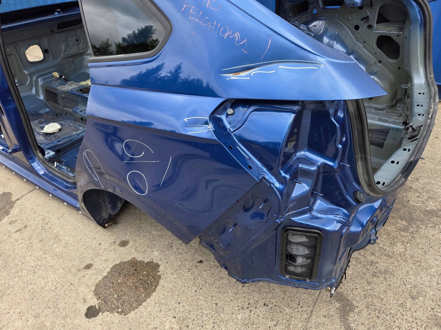 Volkswagen Taigo quarter rear left