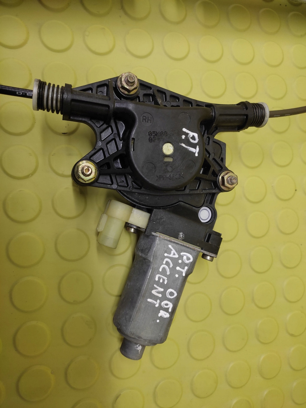 HYUNDAI ACCENT window regulator right rear part