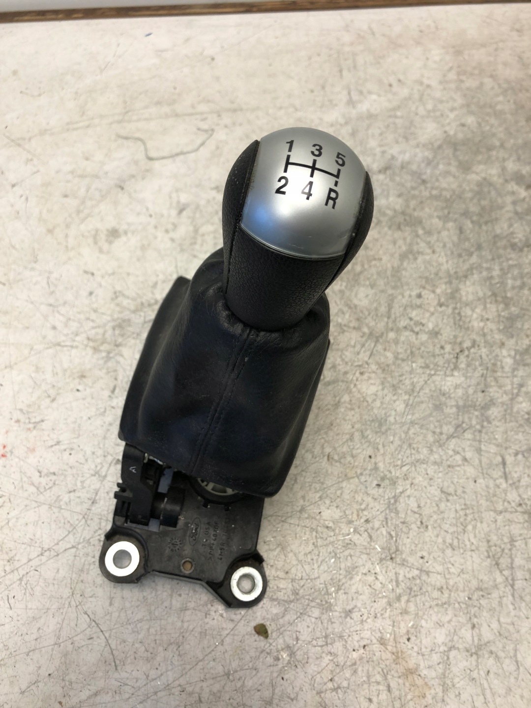 gear lever trim FORD FOCUS MK2 4M5R-7C453-DA