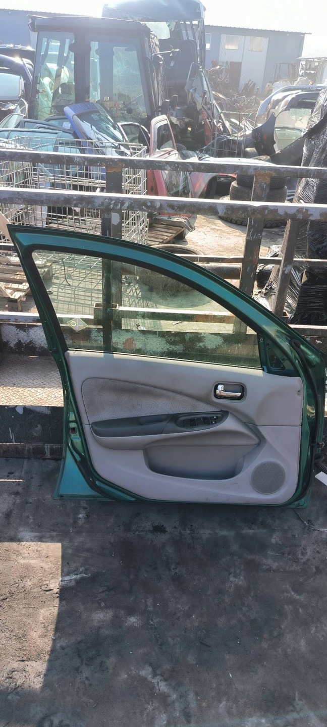 door left front DV8 NISSAN ALMERA