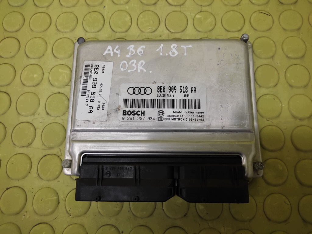 AUDI A4 B6 1.8 T bedienteil des motors 0261207934