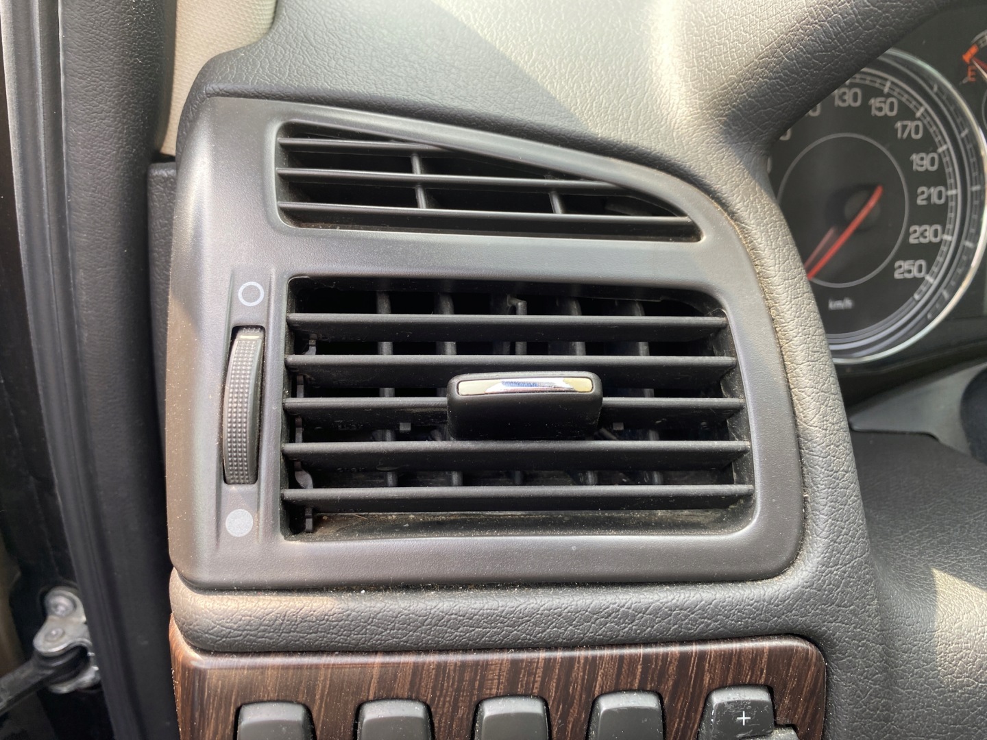 grid air conditioning devices air left driver´s Fiat Croma 05-11