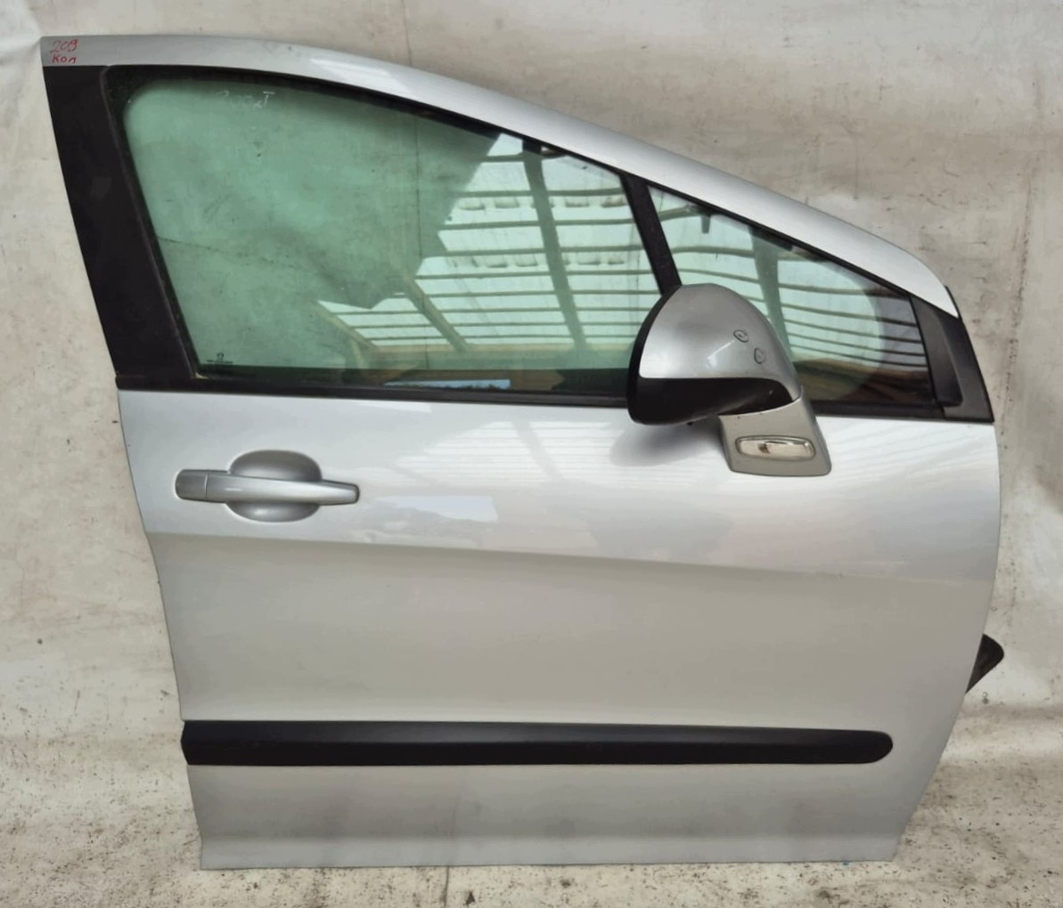 PEUGEOT 308 and T7 07- door right front front LAK.EZRC