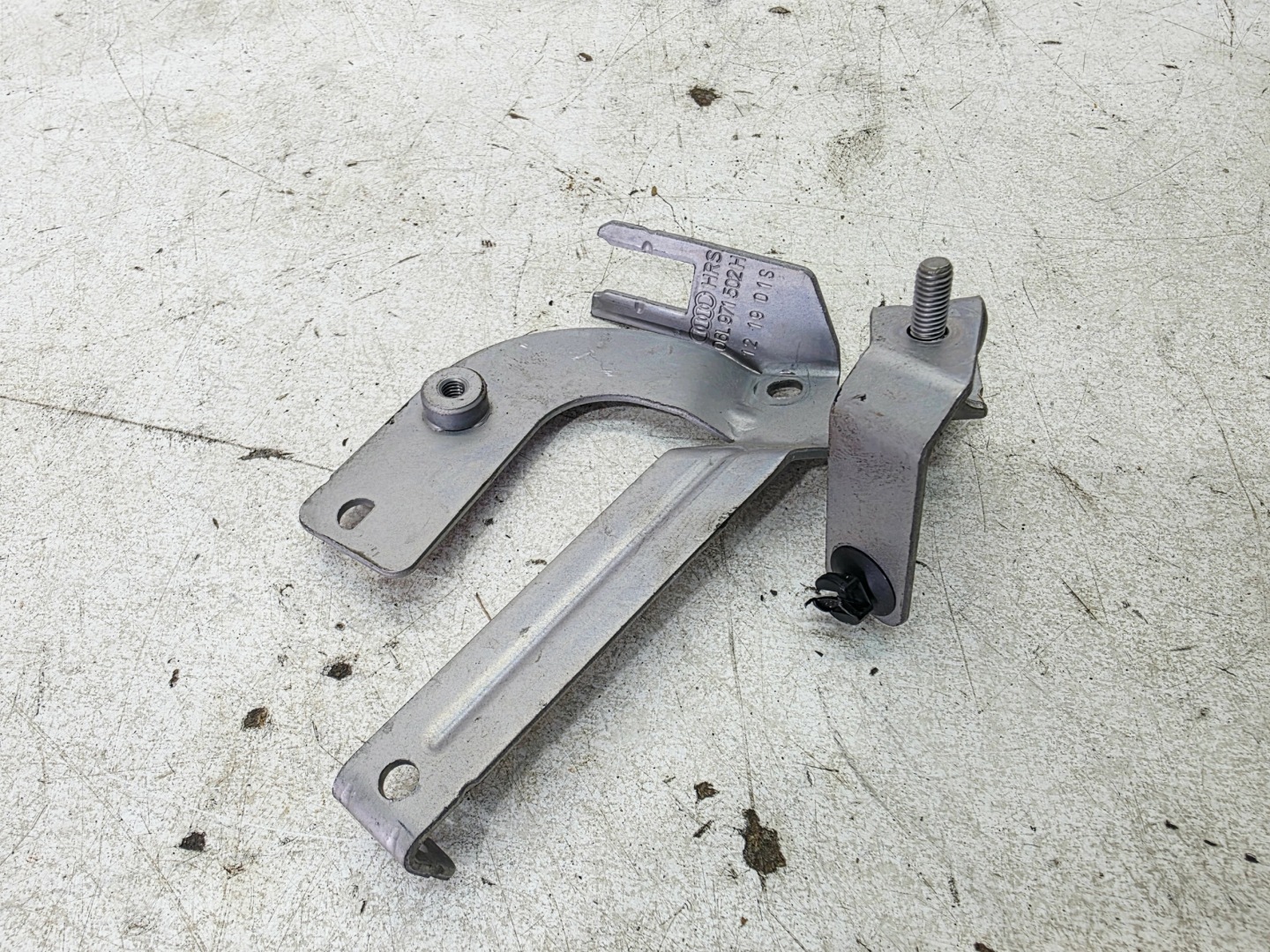 ADAPTER bracket console KATALIZATORA AUDI A4 B9 A5 8W 2.0 TFSI 06L971502H