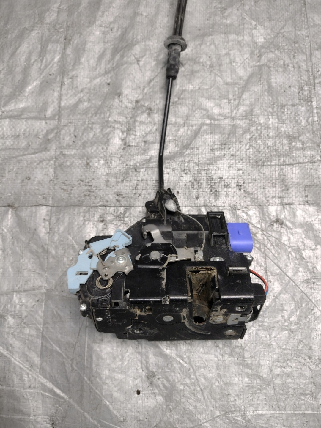 lock door front left Skoda Octavia II 2 OE 3D1837015AB