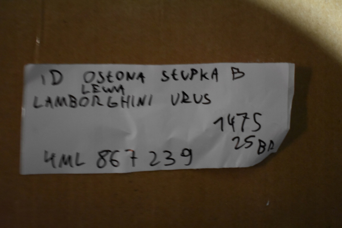 IDEALNA cover SLUPKA B left LAMBORGHINI URUS 1