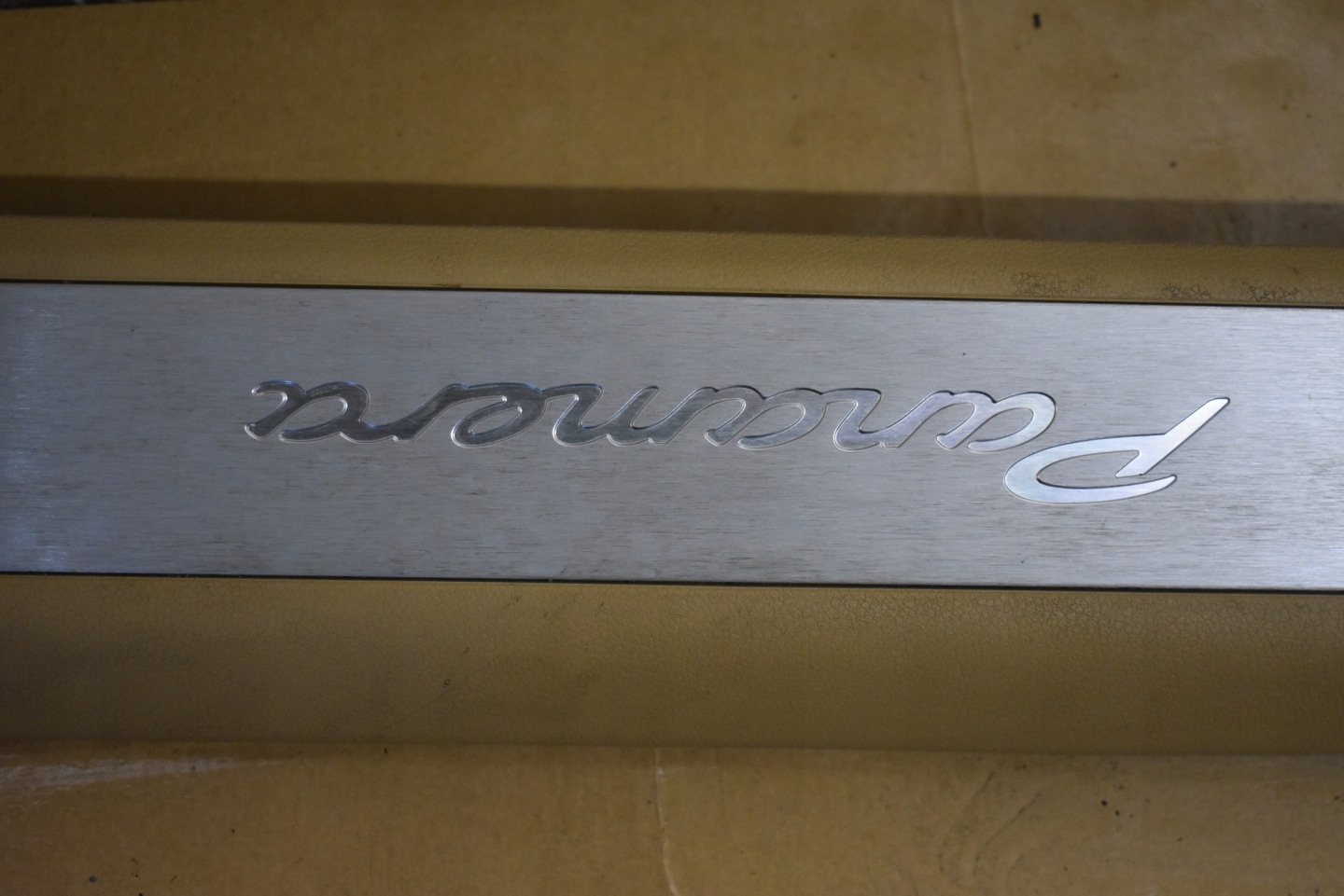 moulding cap threshold front right PORSCHE PANAMERA 971 LUXORY BEIGE 1