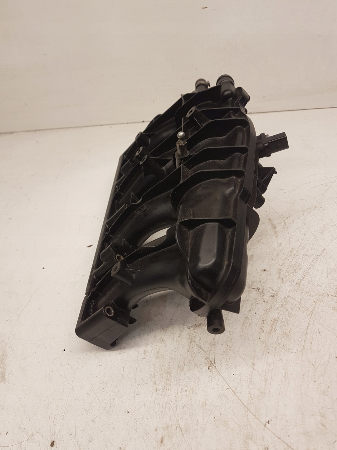 intake manifold VW AUDI A4 A6 2,0 TFSI 06D133185AB