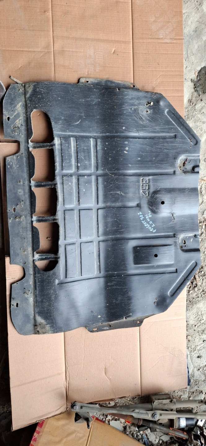 cover below engine PEUGEOT 307 2.0 HDI 04 R.