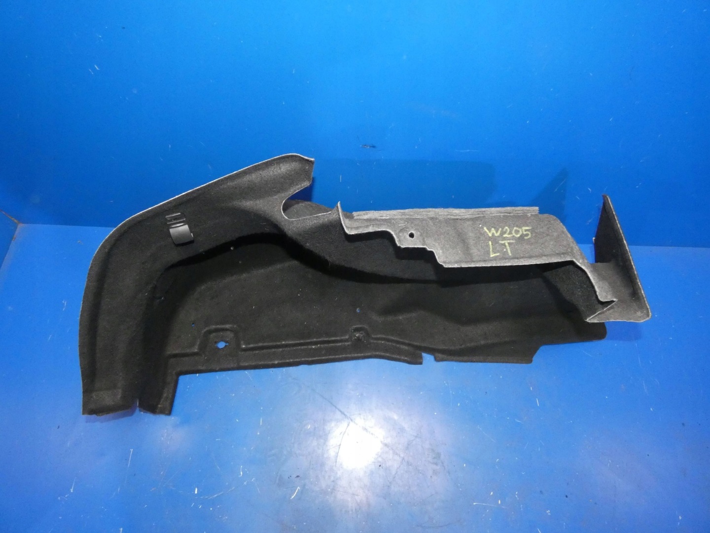 MERCEDES C KLASA W205 SEDNA side upholstery boot left rear part