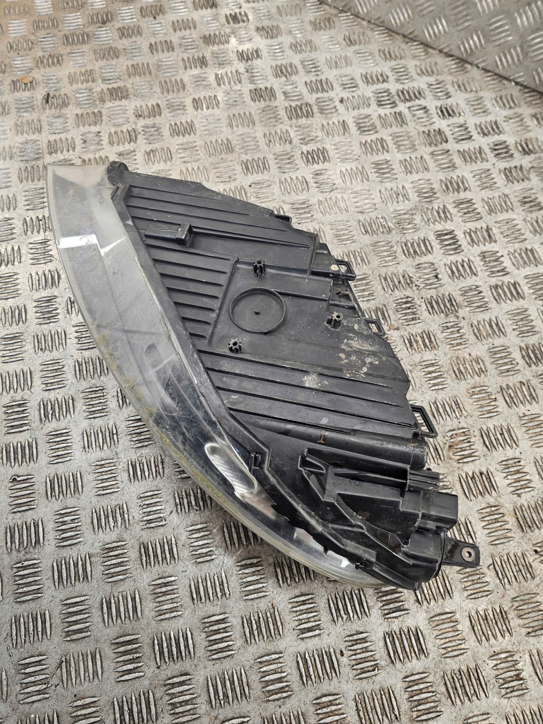 VOLVO V40 light front right 31283329