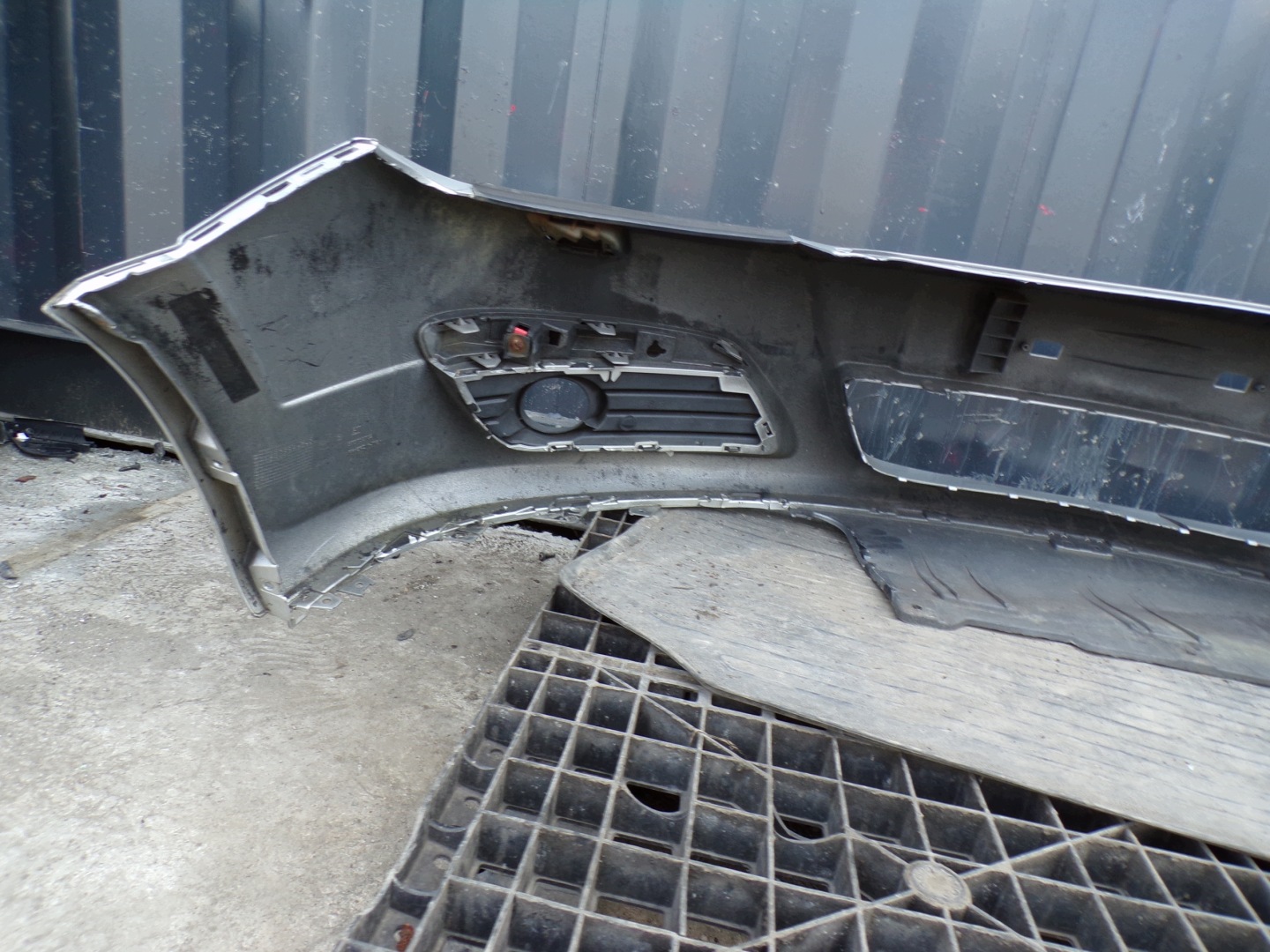front bumper front OPEL ASTRA H washers (R1)