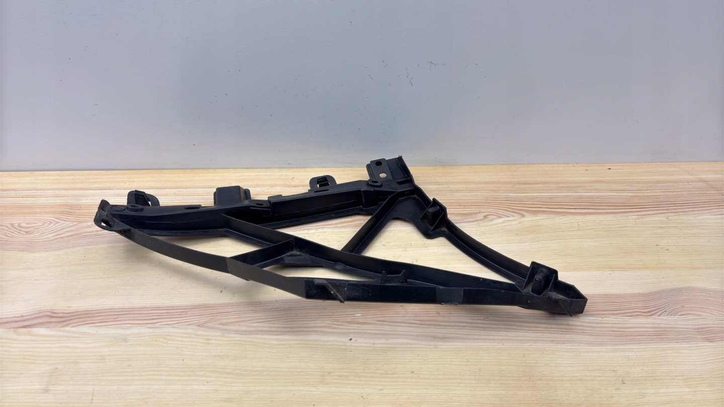 CITROEN C5 04R+ bumper bracket right rear part holder 9650477480 K73/025