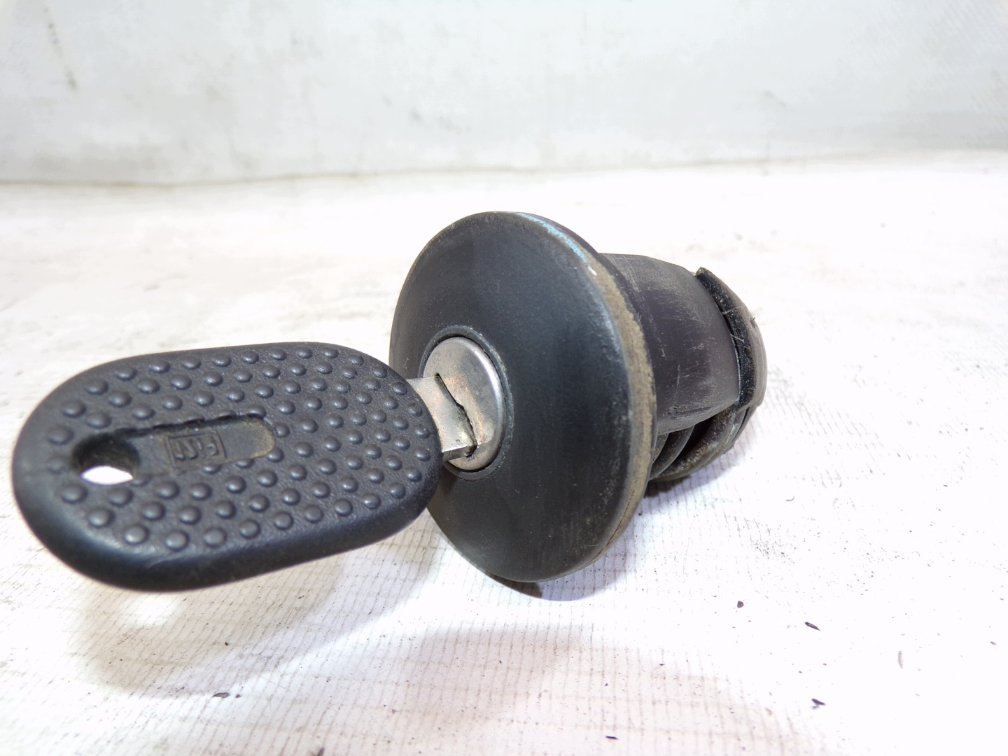 bouchon réservoir carburant clé AIXAM 500-4