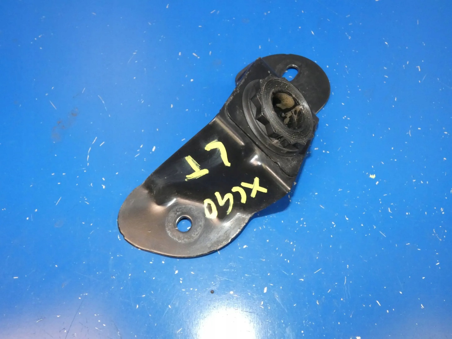 VOLVO XC40 tip bonnet boot left rear part