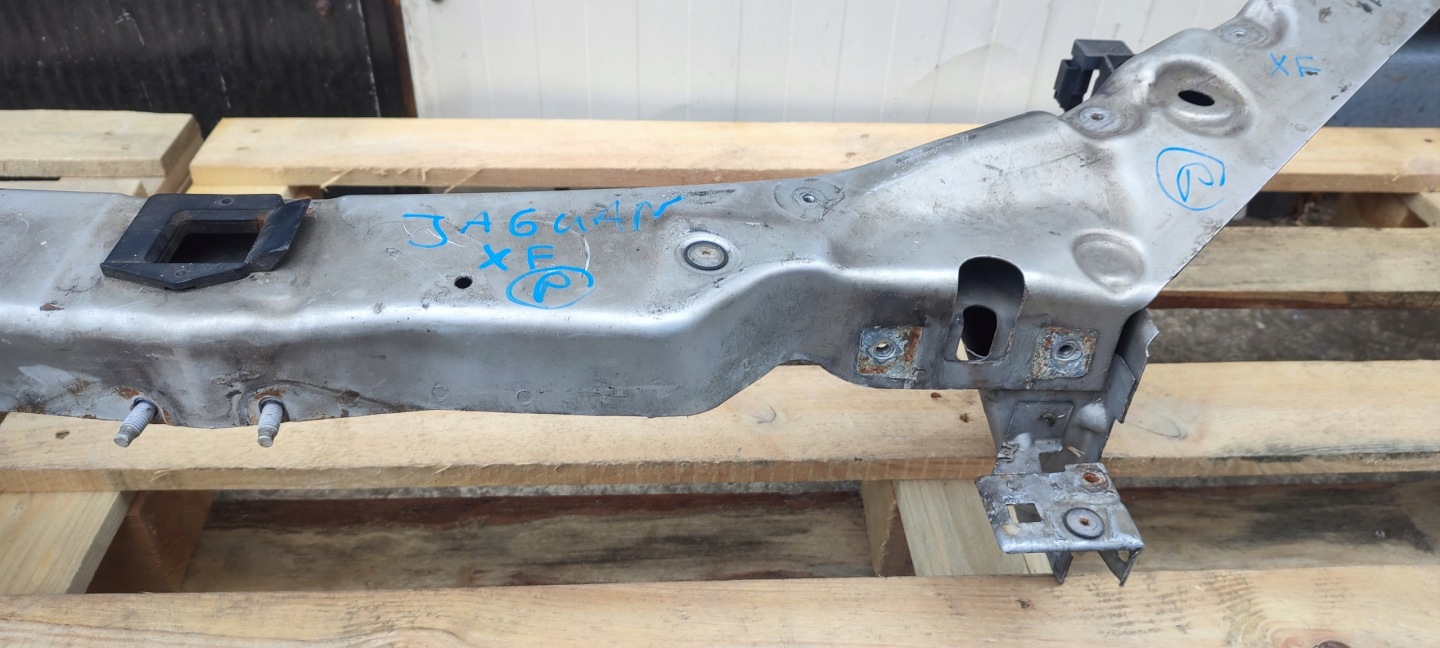 support panel for radiators upper Jaguar XF and X250 MEE