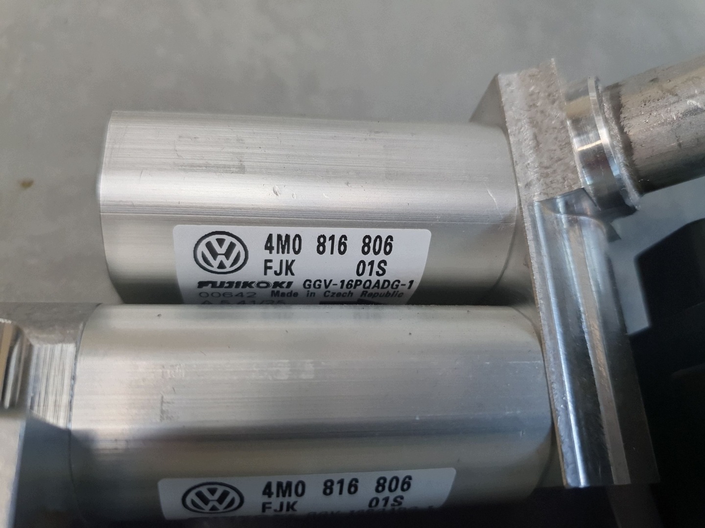 Audi SQ6 e-tron ventil rozprezny klimatizacije 85E816099C