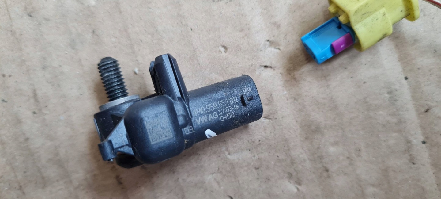 A4 B9 8W S4 impact sensor connecting spoiler 4M0959651 S5 Q7 Q5 A5 8W