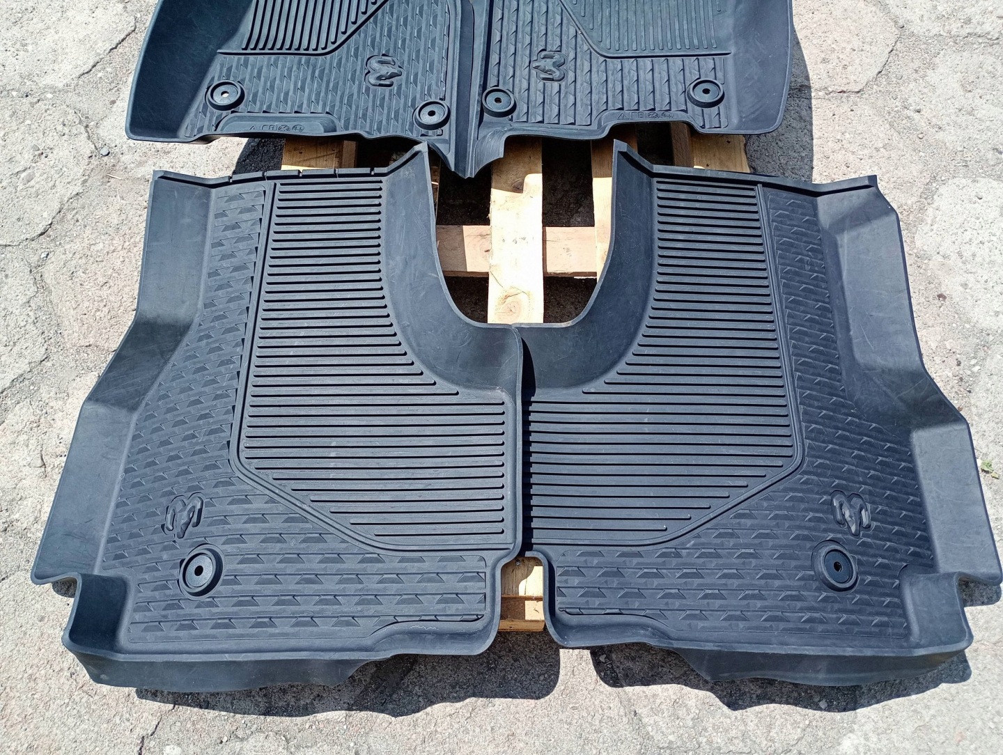 car carpet mats rubber oryginalne komplet Dodge RAM 1500 2019