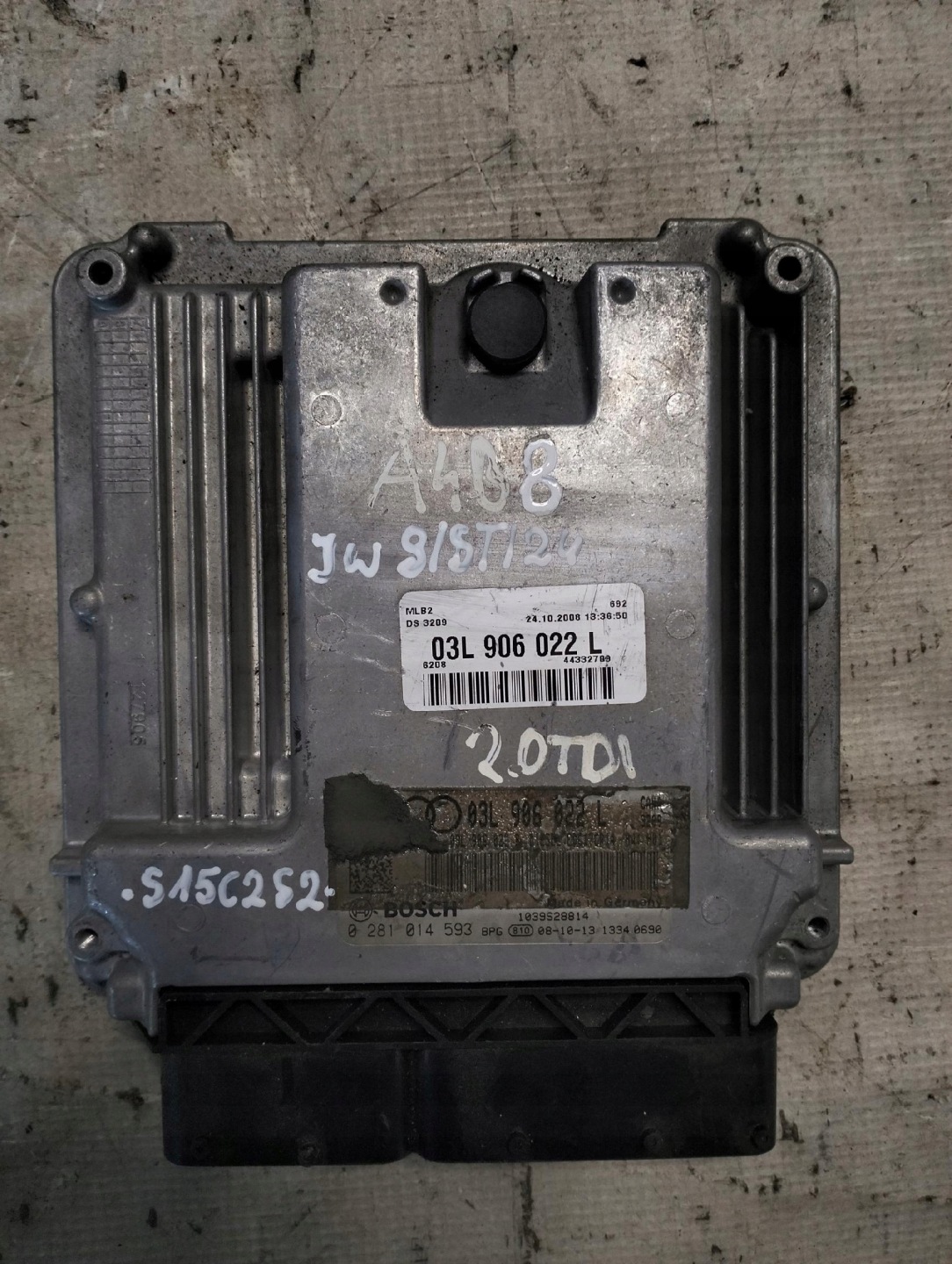 control unit of the engine AUDI A4 B8 2.0 TDI 03L906022L 0281014593