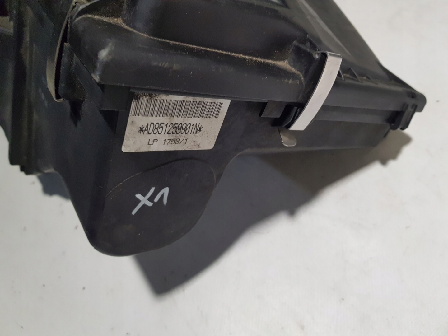 poklopač filtera zračni BMW X1 E84 E90 E91 E92 E93 2.0 D